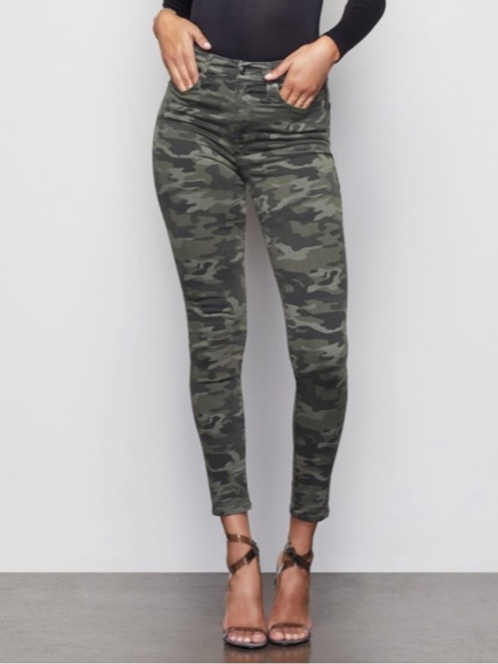 Good American Good Waist Skinny Jeans Camo Size 00/24